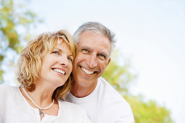 How Implant Supported Dentures Can Improve Your Smile