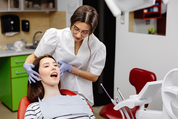 Oral Issues Your Dentist Looks For During A Dental Exam